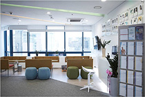 江南アルムダウンナラ皮膚科｜待合室