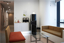 江南アルムダウンナラ皮膚科｜待合室